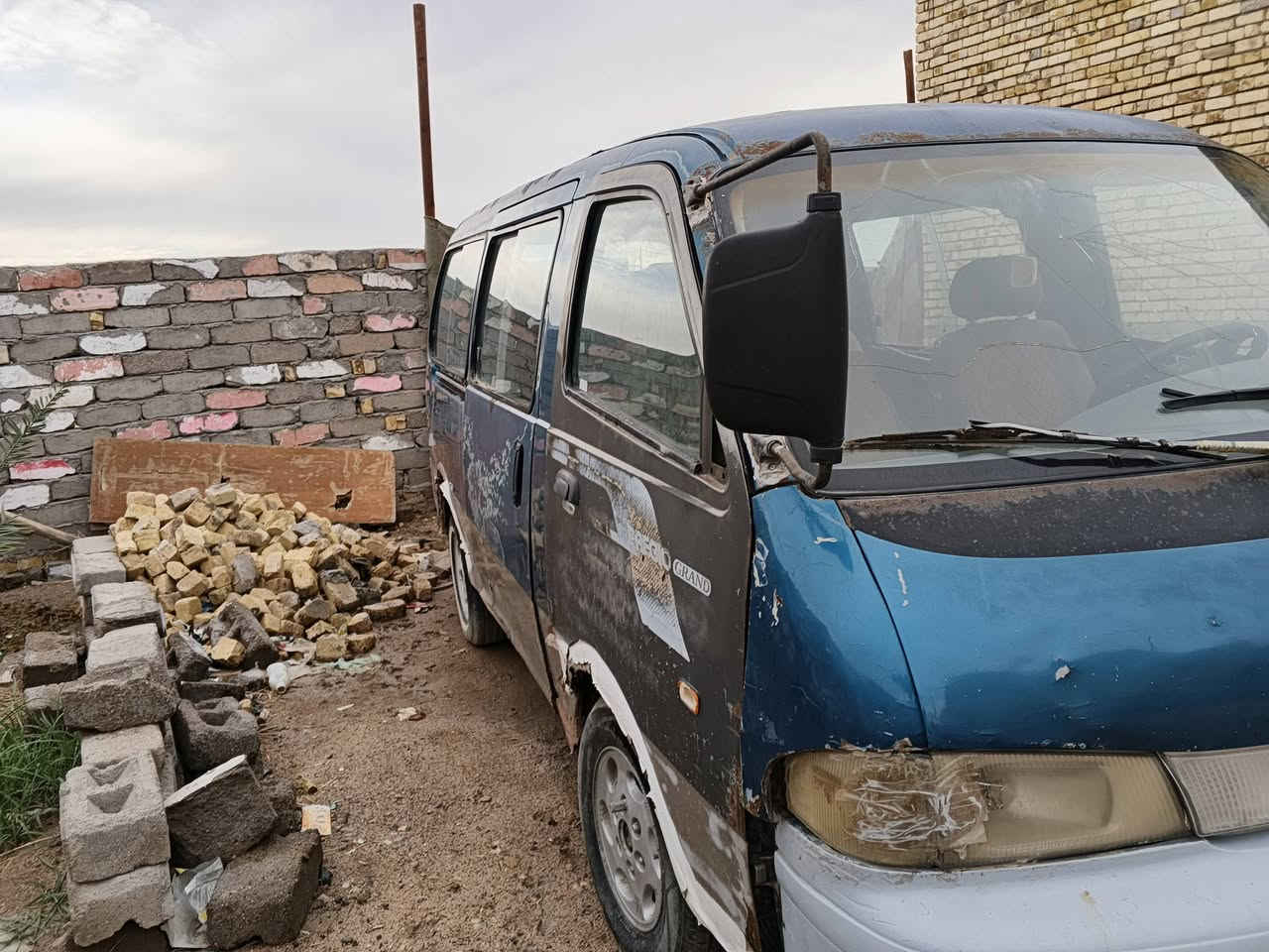 سلام عليكم بريجو لبيع مكينه 3000الف وكير شرط حداديه كرهبايات كله شغال  رقم بصره صدامي  سعره 18 وبيه مجال سنويته  عضم عاج    مكاني ناصريه سوك شيوخ  ***********
