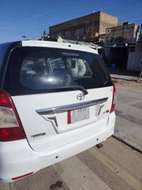 انوفا للبيع موديل  2012   كير ومكينه مكفولات وحداديه نضيفه  مصفره  هيئ...