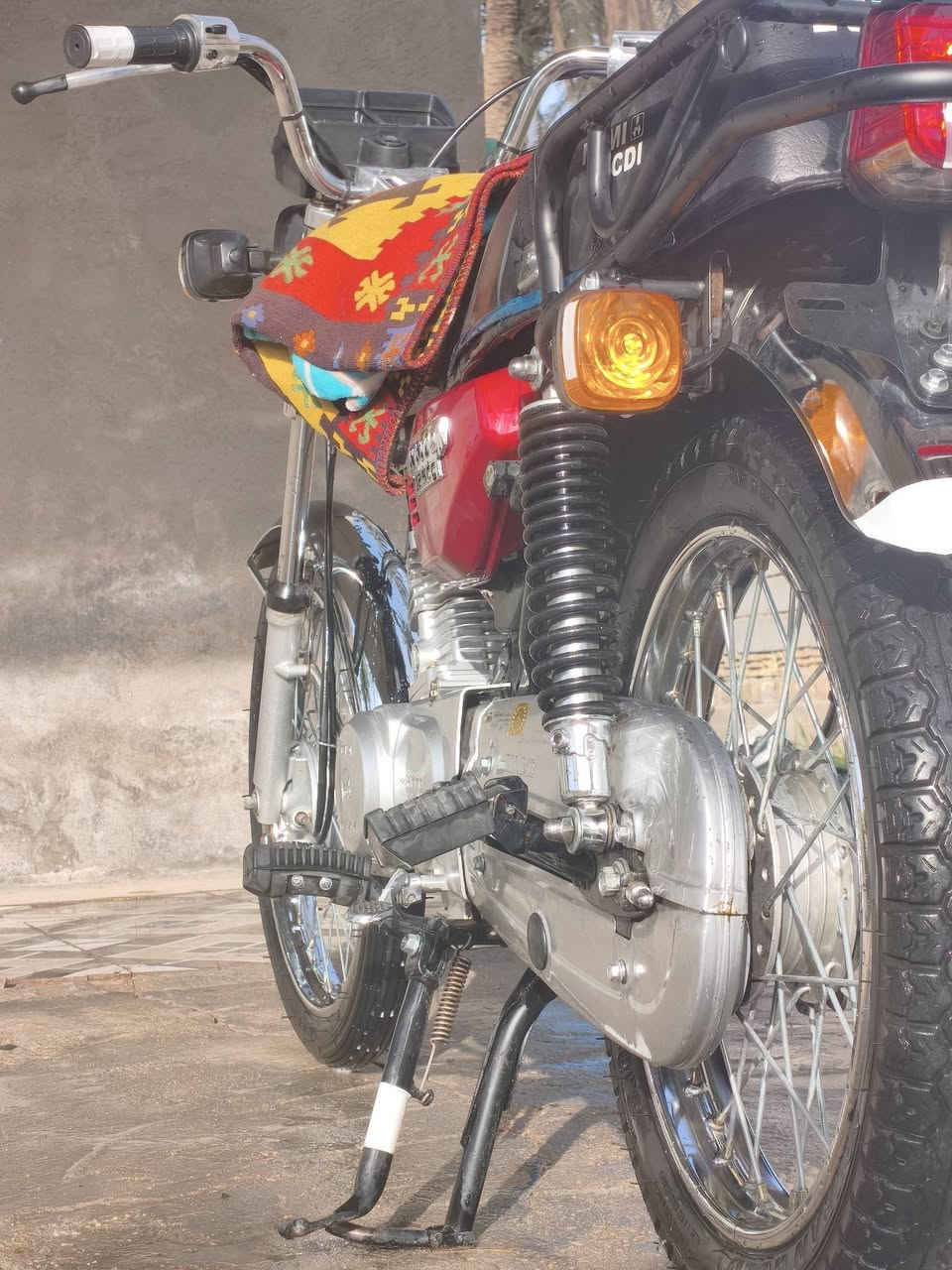 سلام عليكم نامه شاصي 21اصلي تعمير 25سعر مليون مكاني شارع بغداد عمود60 رقمي***********
