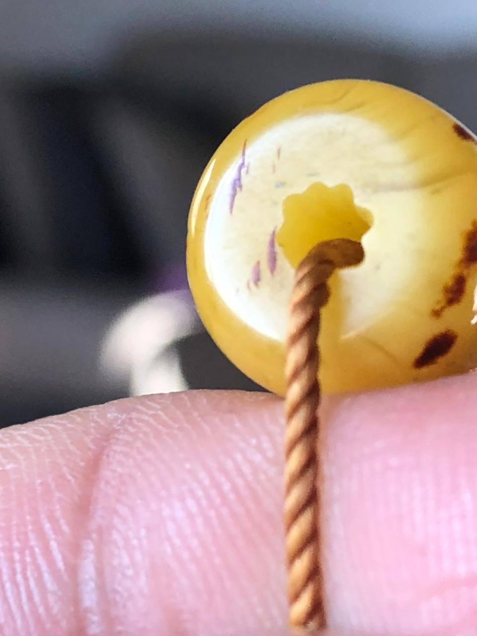 مسباح مسكي الماني انتيك عرق دمار تشييم عشايري 
خام بشيل صفة مكنسة خراطة عثمانية اساسي بالكامل 
للعرض والتقييم والبيع وزن 81غرام


**إذا كنت صاحب هذا الإعلان وتريد حذفه لأي سبب، رجاءا أرسل رسالة إلى الدعم الفني**