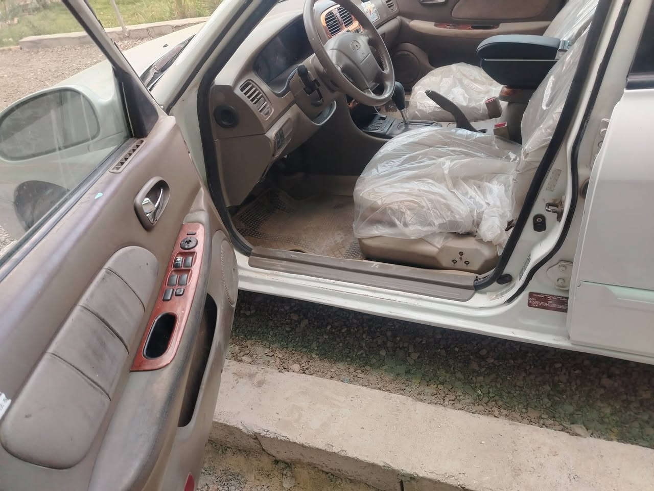 سلام عليكم من رخصت مدير الكروب سوناته موديل 2000 سياره جهزه من كلشي مكينه جديده شاته سته سلندر تخم تاير دوشمه تبريد مابيه ايشي نقص صدر جديد ستوني مكمله مشط جديد شاشه رقم بغداد سعر56 رقم *********** العنوان بغداد جسرَدياله الجديد
