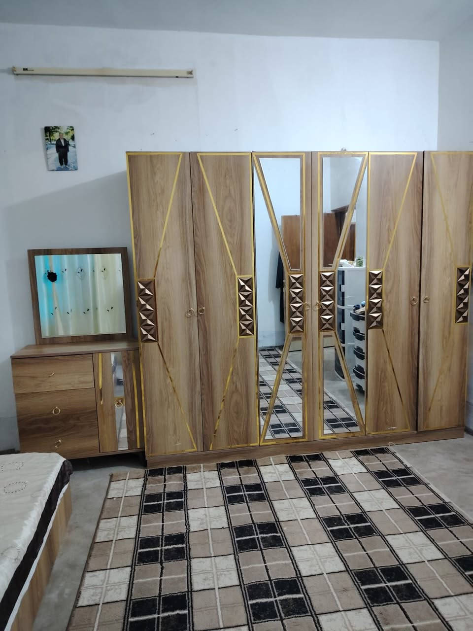 لبيع سعره 700 بي مجال بسيط جديد 
***********
