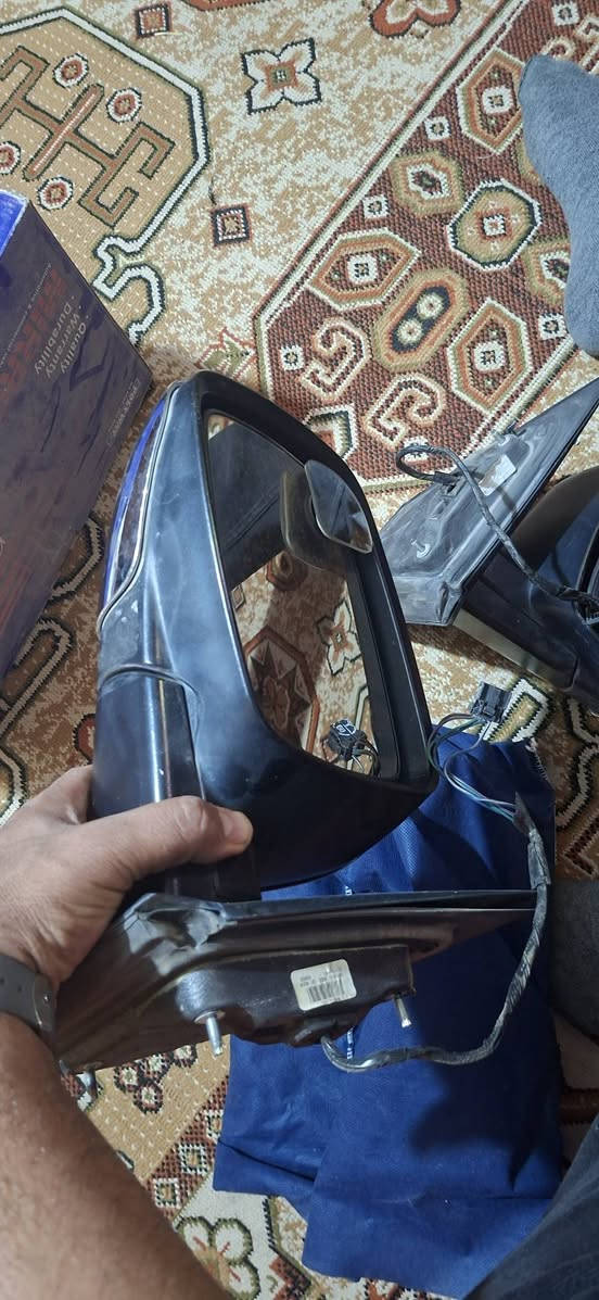 السلام عليكم ...كير دوج  جورني ٦نمر شرط الشغل مابي اي ضرر ولامفتوح ولامجفت ولامبدل اي شي بي 
مرايات جانبيه  اصليه  دوج جورني موديل  ٢٠١٣ تواصل على الرقم***********
