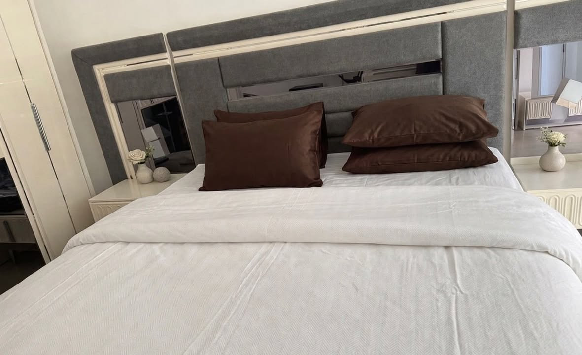 غرفه نوم نظيفه جداً 7 قطع وطابوريه
استخدام قليل ماخذتها من هوم سنتر ب3 ملايين اريدها ب1500 الخشب الاصلي الثكيل مو تجاري


**إذا كنت صاحب هذا الإعلان وتريد حذفه لأي سبب، رجاءا أرسل رسالة إلى الدعم الفني**