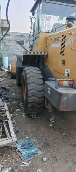 السلام عليكم شفل صيني LG باب أول مكينه بلاديه صبغ بلادي لا فطر لا لحيم محرك ما مفتوح تخم تاير رقم واسط سنويه جديده بشرط التحويل مكينه جاهزه للشغل 
***********
