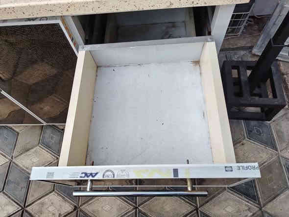 كاونتر قياس مترتين لون ابيض واسود
+مرمر سعر ١٥٠
مكان شعب حي تجار خلف جامع بدريه
*********** بغداد
