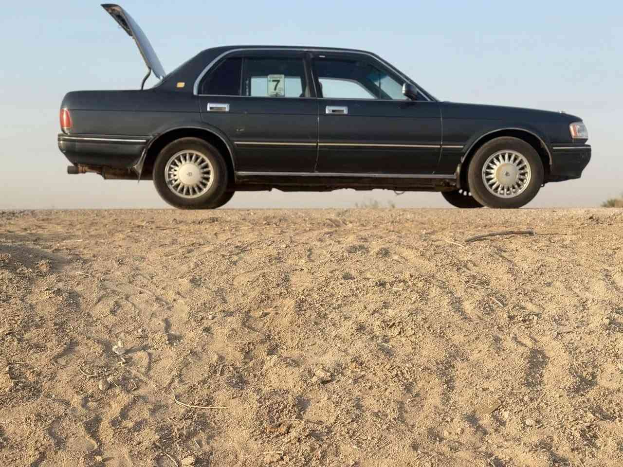 السلام عليكم ارنب للبيع رقم الانكليزي بابل مشروع وطني داخلا هزه السياره حلوه ونضيفه تبريد شغال شاشه تايرات توه شادهن السياره بسمي تحويل ثاني يوم رايدها 63 وبيها مجال  انه مكلف بلنشر هاذ رقم صاحب السيارة *********** بي واتساب مكان السياره البصره الهارثه
