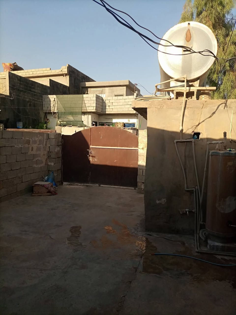 السلام عليكم ورحمه الله وبركاته
منزل للبيع 🔥

الصنف : تجاوز
المساحة : ١٠٠ م 
الموقع : حي العروبة قرب مدرسة المنذرية 
 
خدمات كامل 

للتواصل 

***********
