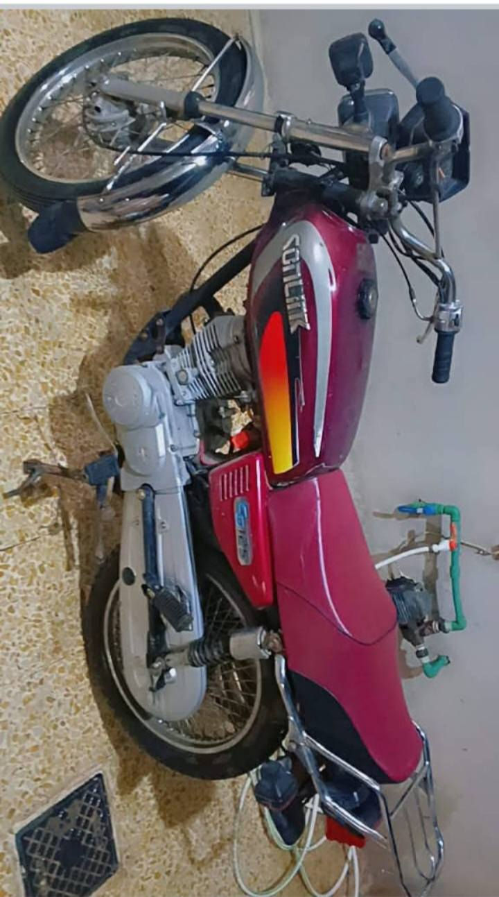 السلام عليكم اخوان هاي الماطور للبيع موديل 18/٩٩٩٩٩ ماكينه مفتوح معمر جديد ومكينه اخرس واخو جديد وضع شركه سعرها 425 وبيها مجال عنواني تلعفر حي المثنى الاولى قرب عياده دكتور عباس شيخو *********** ***********
