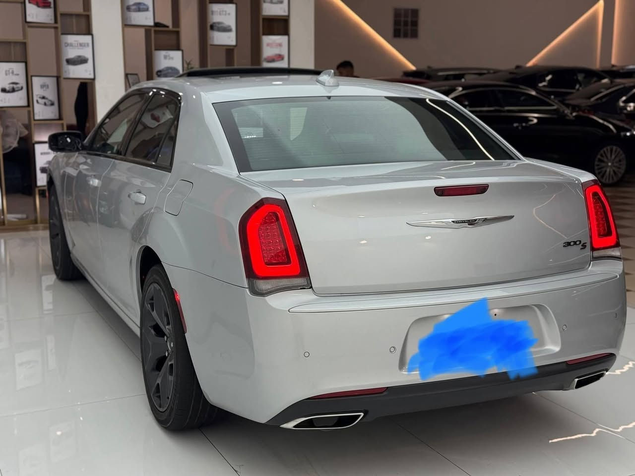 #بسم__الله__الرحمن___الرحيم
#كرايسلر__موديل___2023 ((( S)))#الاصدار_الاخير
#كلين___تايتل____وارد___امربكي__

#ملاحظه___ترقيم___اربيل___جديد___صور___امريكا

#رقم____شاصي____بالمنشور
مكان السياره..بغداد الصالحيه مقابل وزراة الخارجيه السياره ماشيه 13000 الف مايل كفاله شخوط رصعات
#المواصفات
بانوراما نقطه عمياء حساسات اماميه مصابيح اماميه لد
زنون بروجكتر LED  ويل قياس  ((20)) حساسات اماميه 
كراسي جلد مرايه  رادار هواي مواصفات بعد اخوان 
#السيارة__جديده__

رقم الهاتف ***********
