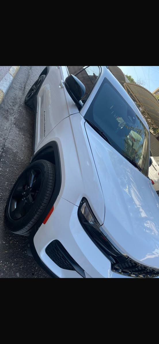 السلام عليكم جيب كراند شيروكي اللتيتيود بلاك توب موديل ٢٠٢٣ امريكي فول مواصفات حادثهه بلصدر جاملغ وشويه بنيد ضمان بلصدر خمس سنوات تايرات باتريات منظومه بانزين كله جديد ماشيه ٥٤٠٠٠ كيلو السعر ٣٢٥٠٠ اوبيهه مجال بسيط
*********** 

‭0777 588 1496‬
