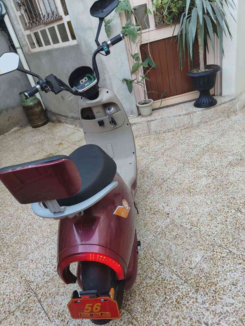 للبيع .... ماطور شحن
5 بطاريات  
 ماطور نضيف 
السعر 250
للستفسار ..*********** 
..***********
