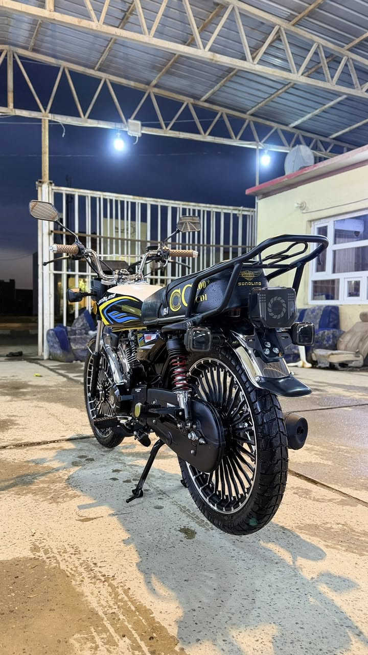 (للبيع)
دراجه نوع سولنك📍
📌الموديل:2026
الحالة : ممتازة صار كم يوم من فتحتها من الكارتون✅
المحرك : 200cc❗️
أستخدام شخصي⚠️
📌بصمة وتشغيل عن بعد
📌شاشة
📌دهن كلة امزويل ماخلي غيره
📌مكينة كير تايرات كلشي بيها مكفول وشركة بشرط و اي عيب مابيها 
📌سبب البيع للي يحب يعرف عجبني بطحه واريد ابيعها 
📍الموقع (سامراء)
📌السعر(850)
رقم الهاتف(***********)
