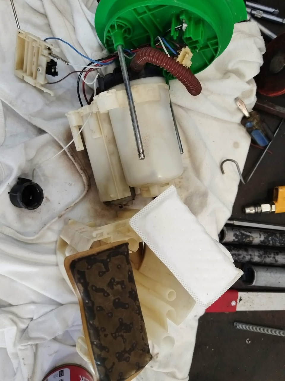 Shireen German Auto Service-  مركز شيرين لصيانة السيارات الالمانية
زبائننا الكرام

 السيارة الاولى 🚘: 

اشتكى الزبون من عدم وجود سحب بالسيارة ( مجتفة ) تم فحص السيارة وتم تبديل فلتر بنزين فقط ( وبدون مناخذ فلوس فحص لان يبدل دهن يمنا )  ، علما بان السيارة هي فولكس واگن تاوس ( Taos ) موديل 2023 محرك 1.5   .

🌹

السيارة الثانية 🚖 :  

تبديل هدروليك كير الماني ( على رقم الشاصي للسيارة مو بالبكيف ) مع فلتر كير الماني خاص ( جانوا مخلين ٦ لترات هيدروليك عبالهم دهن محرك ) علما بأن السيارة هي فولكس واكن اطلس  ( Atlas  )  موديل 2019 محرك 3.6   . 

🌹
🌹

اسماء الرابحين بالقرعة الشهرية للفلاتر المجانية : 

١-زياد طارق كريم 
٢-ياسين محمد اسماعيل 
٣-مرتضى رسول 

🏆 الفائز الرابح باجور عمل المجانية : 

٤-نه به ز  كمال ابراهيم 

🌹

‏‎زبائننا الكرام 

‏‎عروض وكالتنا :

1-تبديل هيدروليك كير ⚙️ بدون اجور عمل .

2-في حالة تبديل دهن محرك 🛢️لدينا سوف تحصل على : 

‏فحص كومبيوتر 💻 مجانا في وقت تحتاجه سيارتك الى فحص . 

‏‎فحص كامل للسيارة - الصدر  الامامي مجانا في وقت تحتاجه سيارتك الى فحص  . 

🏎️ اما في حالة قيامك بأي صيانة في ورشتنا فسوف تدخل تلقائية الى القرعات الشهرية : 

‏‎1-سحبة الشهرية للفلاتر المجانية ( فلتر شوتة - تبريد - محرك ) 

2- 🏆 زبائننا الكرام العرض الجديد القرعة كل ثلاثة اشهر سوف تحصل على : 

 * الدهن المحرك مجاني ( بلاش ) 🛢️. 

* تبديل هيدروليك كير مجاني ⚙️ . 

🌹
🌹

موقع شركتنا الجديد

‏https://maps.google.com/?q=36.168079,44.011108

‏‎‏‎شركة شيرين ( وكالة فولكس واگن & سكودا) 

‏‎اربيل - قرب نقليات بغداد ( كراج بغداد) - بالقرب من مرطبات 9* 9 

***********-***********

‏‎الوكالة الالمانية الوحيدة في العراق 🇩🇪

#erbil #Atlas #kurdistan #Volkswagen #audi #baghdad #iraq
