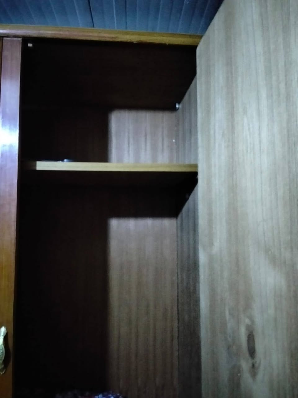 غرفه للبيع 600/***********
