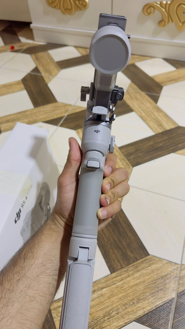 �

رونان احترافي من شركة DJI
الموديل: RS4 Mini
الحالة: نظيف جداً (نضافة 100%) استخدام قليل جداً

✨ المميزات:

* تثبيت احترافي قوي للفيديو
* خفيف وسهل الحمل
* أداء ثابت وبطارية ممتازة

📍 الموقع: البصرة – الزبير
🚫 لا يوجد توصيل (استلام يد بيد فقط)

💰 السعر: خاص

📞 للتواصل:
***********
(واتساب متوفر
