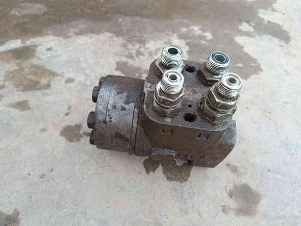 كونترولات ثنين مال شفل حفارة فيات
نضيفات شرط الشغل مع طنفص ستيرن مع باور 
***********
