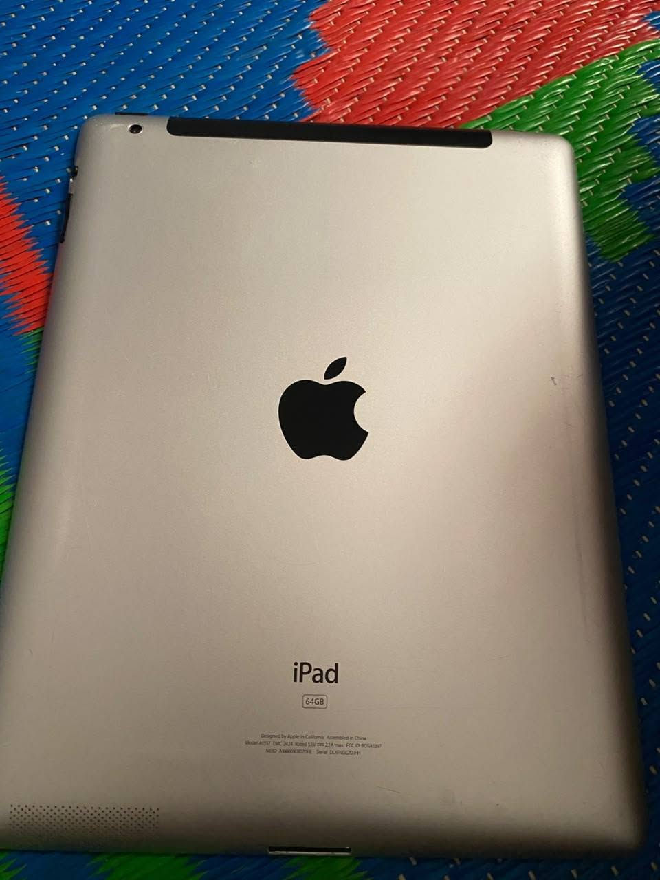 ايباد iPad 2 الجيل الثاني 
الطراز A1397 الذي يدعم شبكات الواي فأي والاتصال الخلوي 
ذاكره 64 جيجابايت 
شريحه A5 Apple ثنائيه النواة بتردد ١ 
الذاكره العشوائيه 512 ميجابايت 
البطاريه 6930 مللي أمبير توفر حتى 10 ساعات من  استخدام على الواي فاي السعرب ب 70 وبي مجال الشراي


**إذا كنت صاحب هذا الإعلان وتريد حذفه لأي سبب، رجاءا أرسل رسالة إلى الدعم الفني**