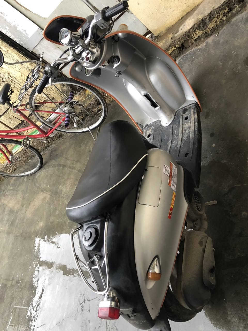 السلام عليكم للبيع عبد الحليم دراجة نثية كل عيب مابيها محرك كهربائيات كلها شغالة دراجة نقصها جاملغ امامي فقط سعر 280 وبيها مجال بسيط


**إذا كنت صاحب هذا الإعلان وتريد حذفه لأي سبب، رجاءا أرسل رسالة إلى الدعم الفني**