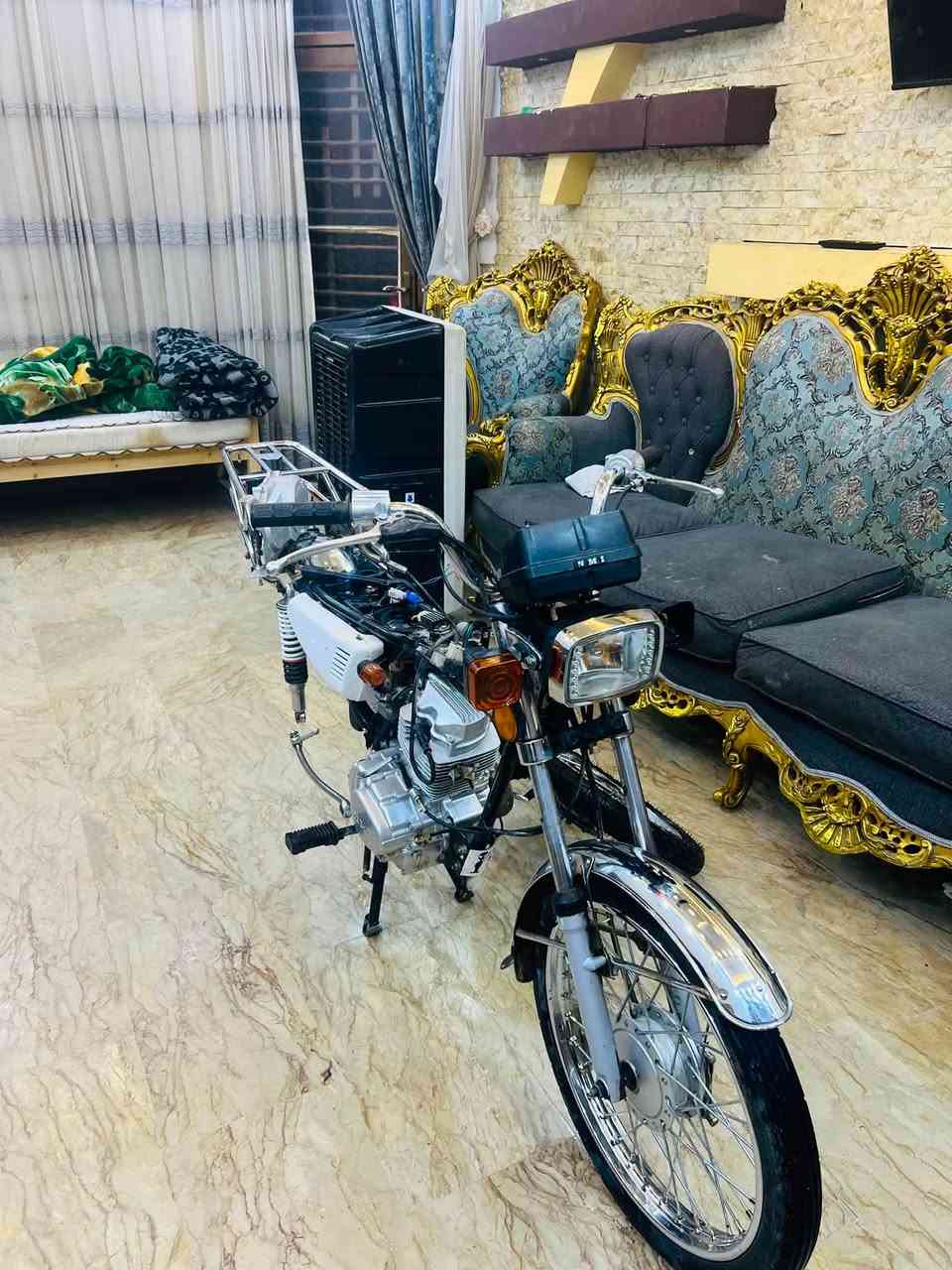 السلام عليكم دراجه نامه شلامجه شاصي اصورلي موديل 2013 بي بس هاي الضربه موجوده بل صوره وبقيه الشاصي مكفول مكينه شلامجه 2025 تعمرت الدراجه والدراجه متروكه انطيك الدراجه نفس ما هي بل صوره سعرها 750 الف وبيها مجال ومستعجل عله بيعتها محتاج وكلش متورازي شراي اتصل *********** مكاني كربلاء شارع حولي مستشفى الكفيل
