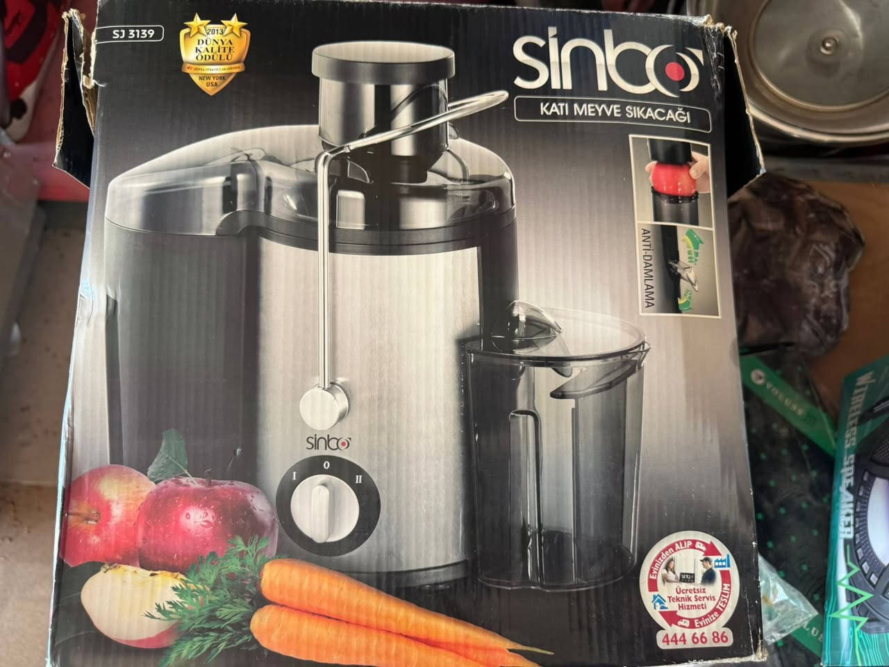 للبيع: عصارة Sinbo (سـينبو) الأصلية 🍎🥕سعر 35الف مع توصيل
عصارة الفواكه الصلبة (الجزر، التفاح، وغيرها) بجودة عالية وأداء ممتاز.
المواصفات باختصار:
• ✨ ماركة Sinbo: غنية عن التعريف بالقوة والمتانة.
• ⚡ محرك قوي: سرعتان للتحكم بعصر الفواكه اللينة والصلبة.
• 💧 نظام ضد التنقيط: للحفاظ على نظافة المكان أثناء العصر.
• ✅ سهلة الاستخدام: سهولة في الفك والتركيب والتنظيف.
• 🛡️ تصميم عملي: هيكل متين يتحمل الاستخدام اليومي.


**إذا كنت صاحب هذا الإعلان وتريد حذفه لأي سبب، رجاءا أرسل رسالة إلى الدعم الفني**
