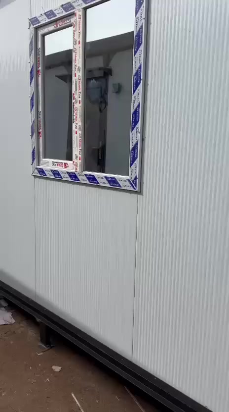 سلام عليكم كرفان قياس 6*3 تفصال جديد شغل مرتب جدا أبواب حديد أو بي في سي حسب الطلب
سعر 1850 جميع أنواع الكرفانات متوفرة حسب الطلب و القياسات ضد الحريق و العادي شعار تنافسيه 
أي ستفسار اتصال أو واتساب ***********
