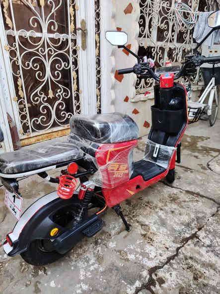 السلام عليكم  دراجة شحن R9 للبيع نضافة ١٠٠٪ بطاريات ٦ وبصمة عدد ٢ وسويج عدد ٢ مواصفات فول موديل ٢٥ سعر ٤٥٠ المكان ديالى المقدادية للاتصال رقم *********** والاتصال ***********
