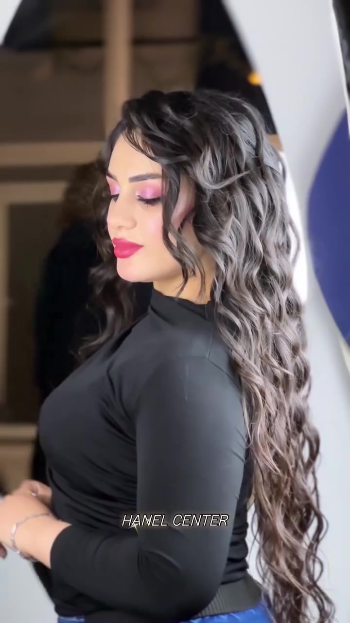 ⁨ ⚠️ لا تتورطين وتحجزين لعرسچ يم شانيل! ❌لأن إذا حجزتي يمنا، راح تطلعين "أيقونة" والكل راح يسألج وين حجزتي؟ بـ شانيل سنتر، العروس عندنا ملكة، والأسعار؟ خيالية ومستحيل تلگين مثلها بكل ديالى! 👰✨ بنفس الكوالتي والعنايه 🔥اختاري البكج اللي يناسبج وخلي الباقي علينا: 🤝🏻🔹 البكج الاقتصادي (200 ألف): حنة وعرس شامل (مكياج + تسريحة + رموش طبيعية) + هدية بودرة جسم.🔹 البكج المتكامل (350 ألف): حنة وعرس شامل (مكياج + تسريحة + رموش + عدسات + أظافر + بودرة جسم).🔹 البكج الملكي (650 ألف): حنة وعرس شامل البدلات والملحقات (بدلة حنة + بدلة عرس + مكياج + تسريحة + رموش + أظافر + عدسات) + هدية تنظيف بشرة وبدكير.🌟 حصرياً: عرض الـ VIP للعروسين (كامل السنتر إلكُم!)للي يدورون الخصوصية والتميز، نغلق السنتر بالكامل للعروس والعريس، ويشمل كل شيء (بدلات + ملحقات + فيديو برومو هدية + جلسة تصوير في أحدث المواقع + ألبوم العمر).(السعر يحدد عند الحجز)شانيل سنتر.. لأن ليلة العمر لازم تكون مثالية.😉♥️📍 العنوان: بعقوبة - مدخل الرحمة - حي اليرموك - عمارة شانيل سنتر.📞 للحجز والاستفسار: ***********⁩
