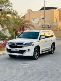 لاندكروز • جي اكس ار • ٢٠١٣