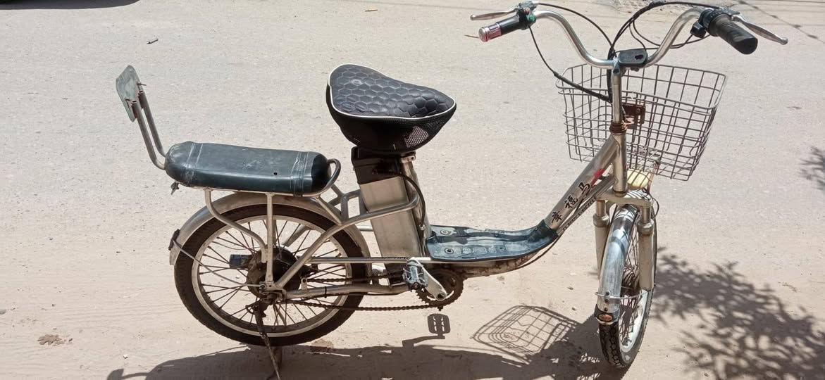 السلام عليكم باسكل شحن للبيع بطاريته تشتغل بس عوزها خبير يعرف يثبت الحديده حته تدخل بل قاعده سعره 130 رقم ***********
