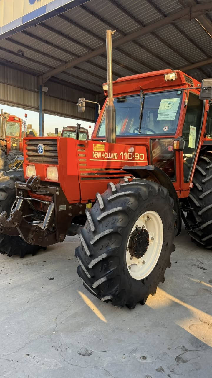 بسم الله الرحمن الرحيم 
فيات 110 انيوهولند داخل اسود مديل حديث كفاله عامه على وضع الشركه دخول جديد تخم اطار الشركه تبريد بلادي 

معرض حجي حسين 
واسط الزبيديه  
*********** —***********
