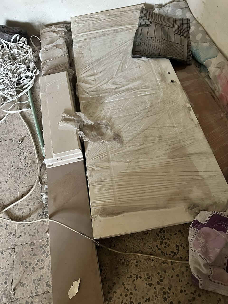 رفوف عدد 2 مع خشبهم قياسهم عرض 60 ارتفاع 185 عرض 3 متر سعرهم 75 الف   باب تركي جديد غير مستخدم ثقيل قياس باب 74 في 208 سعرو 80 الف


**إذا كنت صاحب هذا الإعلان وتريد حذفه لأي سبب، رجاءا أرسل رسالة إلى الدعم الفني**