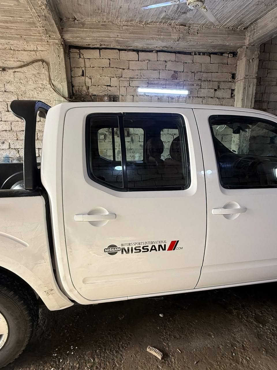 السلام عليكم ✨
للبيع
  نيسان نيفاره 
موديل 2009
مكينه تحوير كير  اوتماتيك مكفول
تخم تاير جديد تبريد ثلج ❄️ تدفئه 
صدر امامي مكفول 
كامله مكمله السيارة
مكان السيارة.. بغداد حيور سبع قصور
السعر(98)

***********
