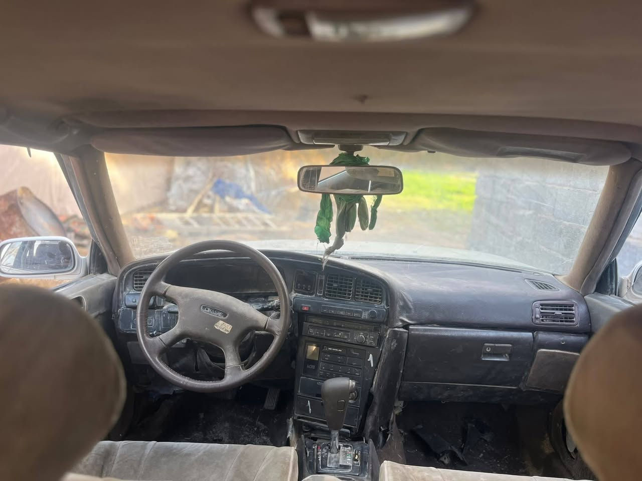 السلام عليكم مارك شيزر للبيع مديل 1991 راعيها موجود مصفره ماعليها غرامه تحويل بيها السياره مكينه وكير بطه 2 ونص مكينتها وكيرها مكفولات السياره مكينتها تخربط تشتغل تنطيها بانزين تطفي تمشي تعبر ال 70 تطفي خلل كهربائي    باتري تعبان سياره جانت متروكه السعر 25 وبيها مجال مكاني كربلاء الحسينيه العطيشي  ***********
