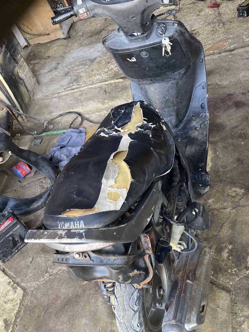 السلام عليكم دراجة فراشة للبيع مكينة ناعمة تشتغل سلف وهندر الدراجة كهرباياتً كلها شغالة عوزها بس كفرات و البكلات موجود السعر 275  الهاتف ***********
