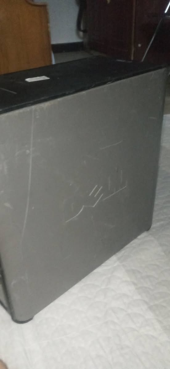 كيس ديل شكلها الخارجي مو احسن شي بسعر 75 ويه التوصيل وبيها مجال
سلام عليكم كيس Dell optiplex 780 النظافه الخارجيه مو هلكد شكلها تعبان بس تشتغل مواصفاتها معالج intel core 2 duo e8400 رام 6 هارد 320HDD من Segalte مشغل الاقراص شغال بيها كرت شاشه GT 430 2gb GDDR3  بس منفذ HDMI عاطل بيها نظام ويندوز 7 بي العاب وبرامج الدراسه word exel power point كلشي بيها بس الكيس حالته تعبانه سعره 75 ويه التوصيل وبيها مجال للطيبين
للتواصل خاص


**إذا كنت صاحب هذا الإعلان وتريد حذفه لأي سبب، رجاءا أرسل رسالة إلى الدعم الفني**