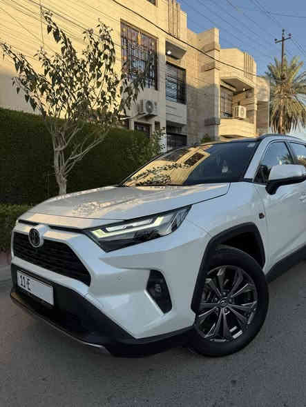 ‏السلام عليكم 
تيوتا راف 4 2023 عشرينية 
خليجي فول 1/1 
5 كامرات 
بونراما
كشنات جلد + كهرباء + تدفئا 
سايد بريك كهرباء 
اوتو هولد
3 انظمة قيادة
شاحن واير ليس 
بك لايت LED 
لايت زينون عالي ناصي 
ويل كب كروم حجم 18 
حساس امامي خلفي
مري شفط
اشاير مري 
نفكيشن 
بصمة 
رادار امامي 
قطعتين تبريد
تبريد شاشة
شاشة ابل كار بلي 
دشبول دجتال
جام 4 اوتو
محرك 2500 بانزين فقط 
رقم بغداد باسمي + هزه جديدة
السيارة مكفولة كفالة عامة عده بارد شبرين 
مكان السيارة بغداد البنوك 
السعر : 25 الف دولار (250) ورقة 
للاستفسار: *********** يوسف
