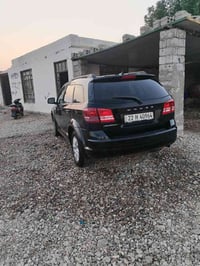 جورني ٢٠١٦ محرك ٢٤٠٠ ثلاث قطع تبريد سبعه راكب حادث بسيط كما موضح بالصو...