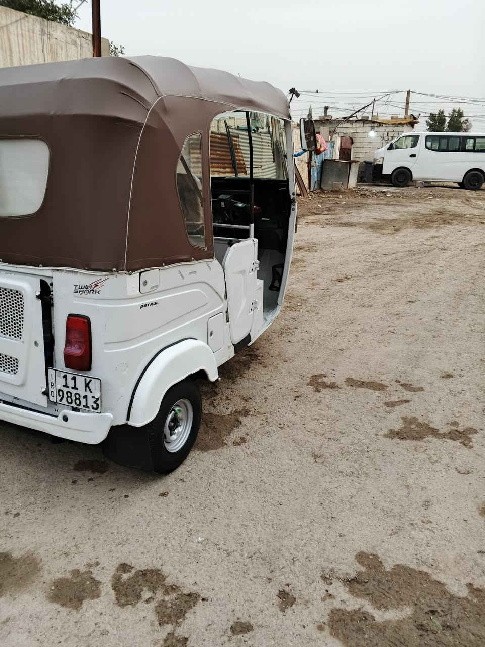 السلام عليكم تكتك 2021لبيع رقم  سنويه  بكان تكتك قرب فلكه المدائن باقي تفاصيل بلفيدو رقم  الهاتف ***********
