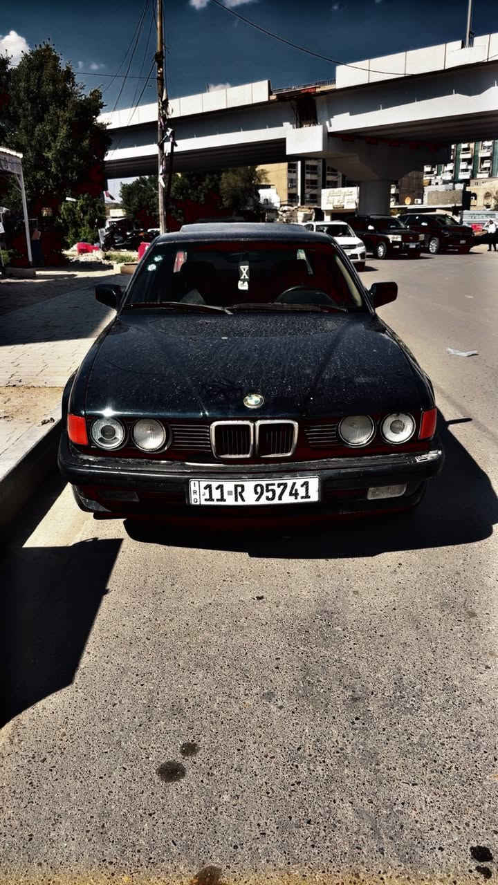 السلام عليكم bmw735سياره مكينه كير خير من الله مصبوغه جماليه لاضربه ولا خياس موديل 91تبريد شغال ثلج ❄️ صدر50بل ميه بيهه نواقص بسيطه السعر 58وبيهه مجال غرفتهه نضيفه وحلوه 
الرقم***********
