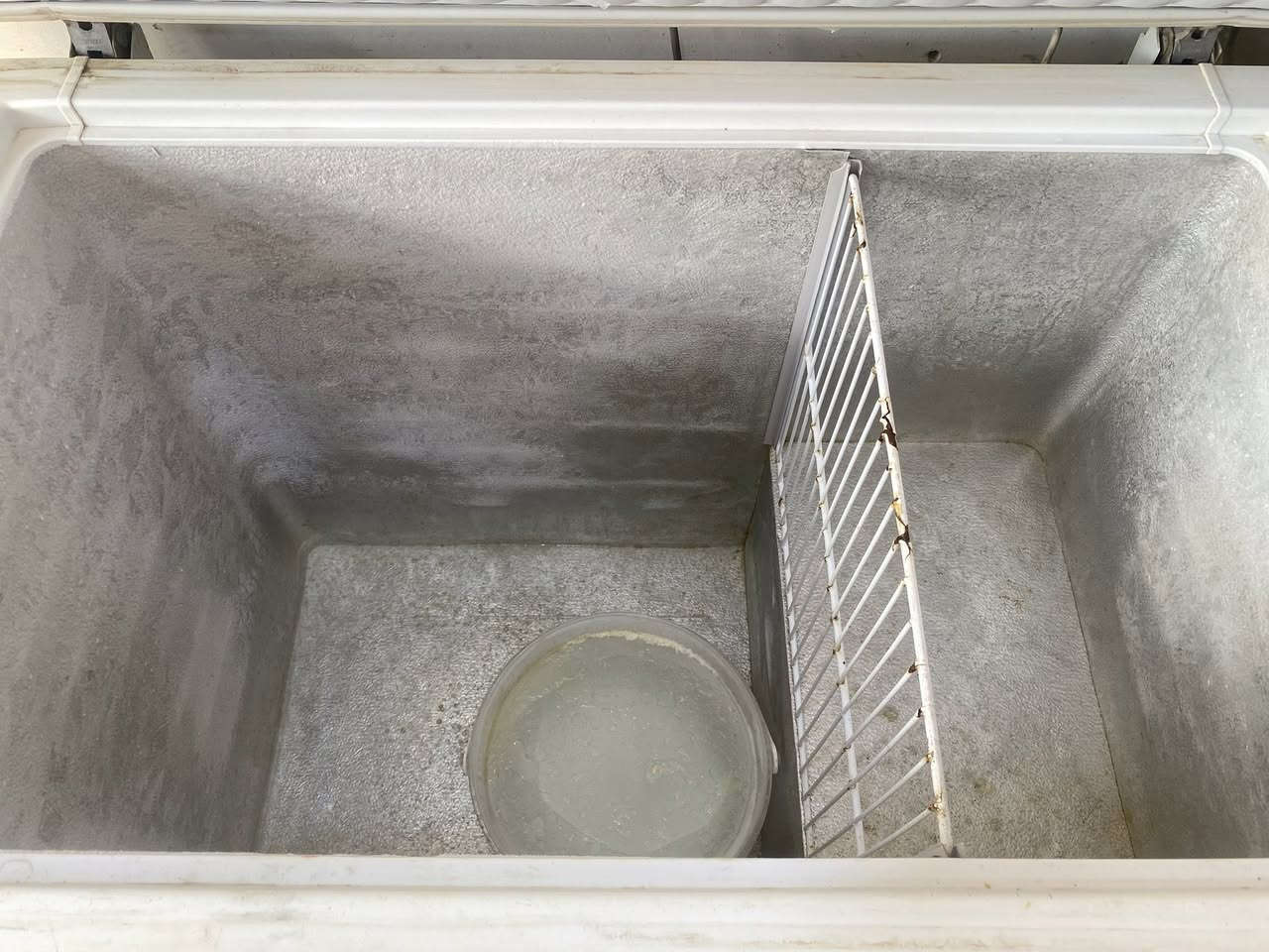 ‏مجمدتان ‏للبيع سعر الواحدة 160 المكان حلا سنجار محل ورشة أبو محمد مجاور طرشي سنجار تلفون *********** ￼
