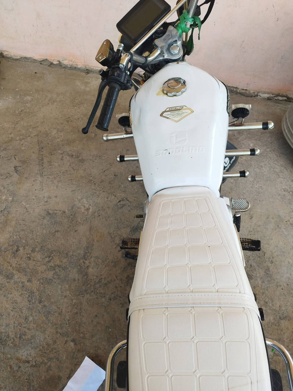 السلام عليكم دراجه البيع موديل 2024 مكفول كفالة عامة الكهربائيات كلهة شغالة أوراق بغداد المحرك 150cc الدراجة 5كير السعر 800 وبيهة مجال المكان واسط عزيزيه للستفسار ***********
