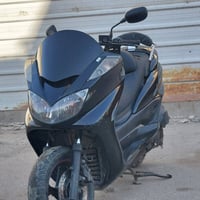 دراجه نضيفه حيل هيه شغاله بس عطلت بس عندي دوام ماكعدله اريد ابيعه مابي...