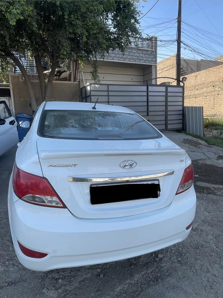 السلام عليكم 
اكسنت 2016 خليجي بيها صبغ 3قطع بدون دواخل 
محرك كير على وضع شركه ماشيه 105حقيقي 
رقم بغدادبسمي جديد 
فول مواصفات بلو 
مكاني بغداد 
السعر 103
لاتصال 
***********
