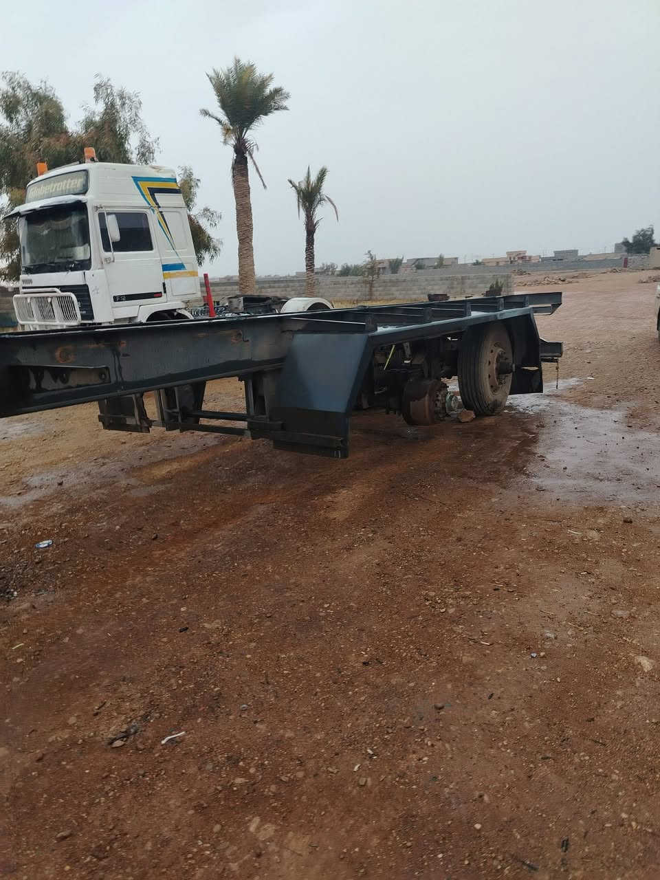 سلام عليكم شاصي مال صهريج للبيع دناكير مربع وباقي لستفسار عله رقم *********** ا.. ***********
