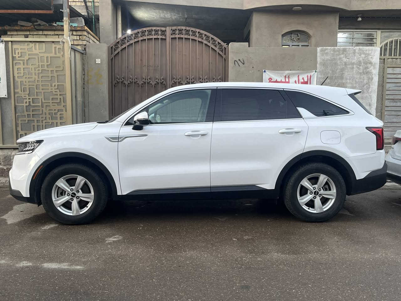 سورنتو2023 وارد امريكي مامرقم حادثها باب الصندوق على كد شبرين فقط ومبدل حجم المحرك 2500سياره ماشيه42الف سعر سيار21الف مكاني بغداد الجديده شارع المسبح رقمي ***********
