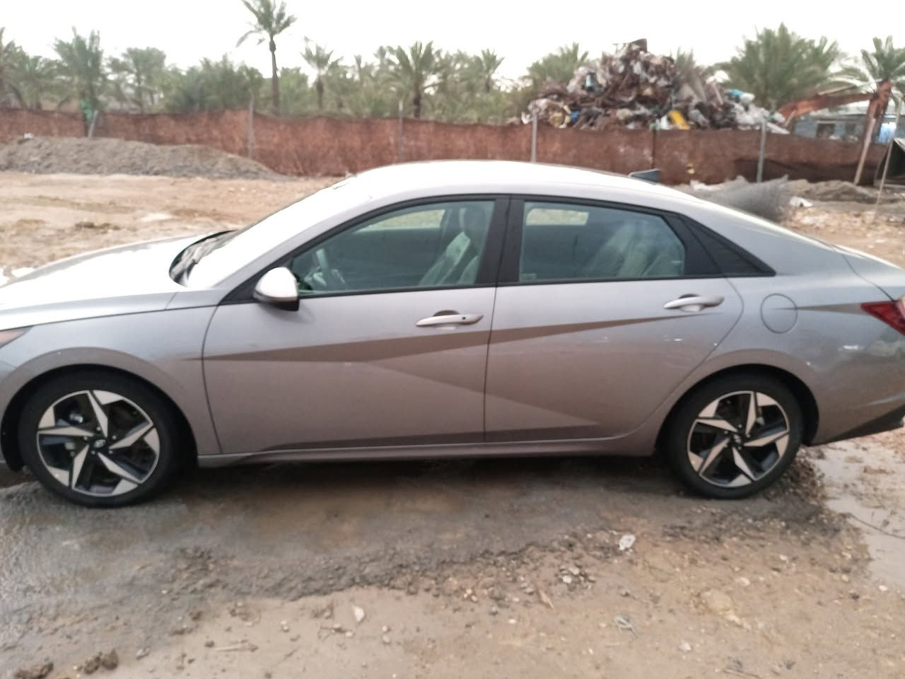 النترا 2023 وارد امريكي
اللون سلفر 
محرك 2000 دوش
المواصفات 
بصمه 
حساس امامي 
حساس خلفي
شاشه متصله 
بصمه دخول 
تدفئه بلكشن 
فول عدا الفتحه
حادثه موضح بلصوره خلفي بدون صبغ تعديل بارد فقط
ماشيه 48 الف
رقم بابل
السعر 170 ورقه 
مكان السياره بابل/ حلة
للاستفسار *********** 
غير متواجد علفيس
