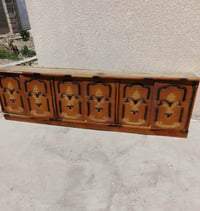 منضد • للبيع