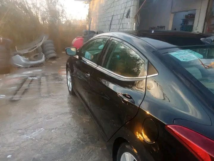 النترا للبيع موديل ٢٠١٦ رقم بغداد باسمي محرك ٢٠٠٠ بيه ٣ قطع بدون معجون كل القطع لبيل واحد السعر ٩٥ مكان السياره حله ***********
