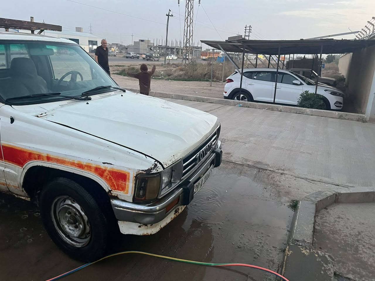 سلام عليكم بيكم للبيع موديل 88 مكينه كروسيده كيره 5نمر بلاد قماره بلام شاصي بلاد طخه جاكوج مابيه على وضع الشركه صدر امامي خلفي جديد مكينه سبانه ما ممدوه عليه كله بلاد  دسكات بانزت كله جديد رقم النكليزي بسمي ثاني يوم تحويل مشروع وطني جديده سياره سعده 40وبيه مجال مكاني ديالى بعقويه رقم *********** ابو مصطفى اللهيبي
